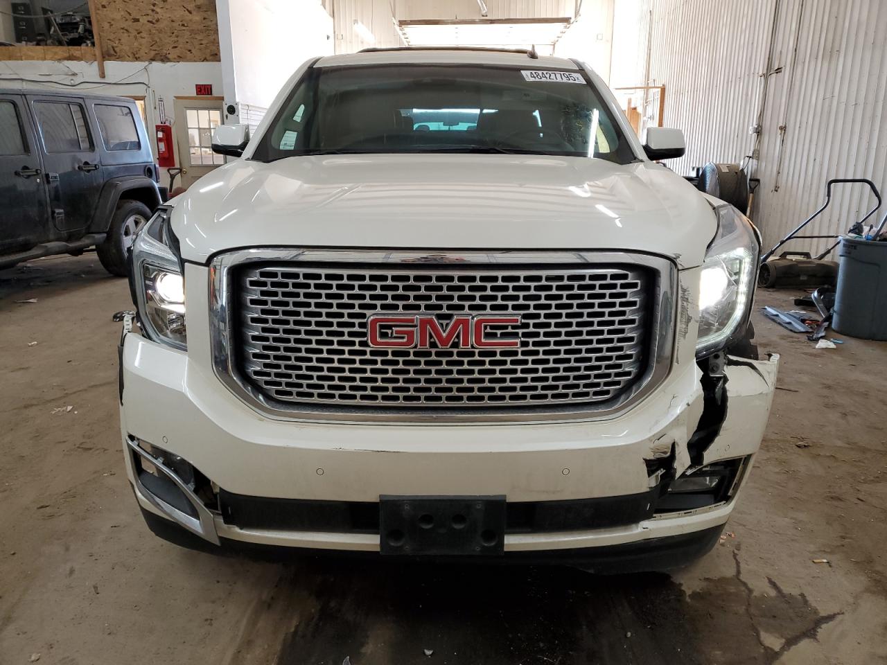 2015 GMC Yukon - Image 5