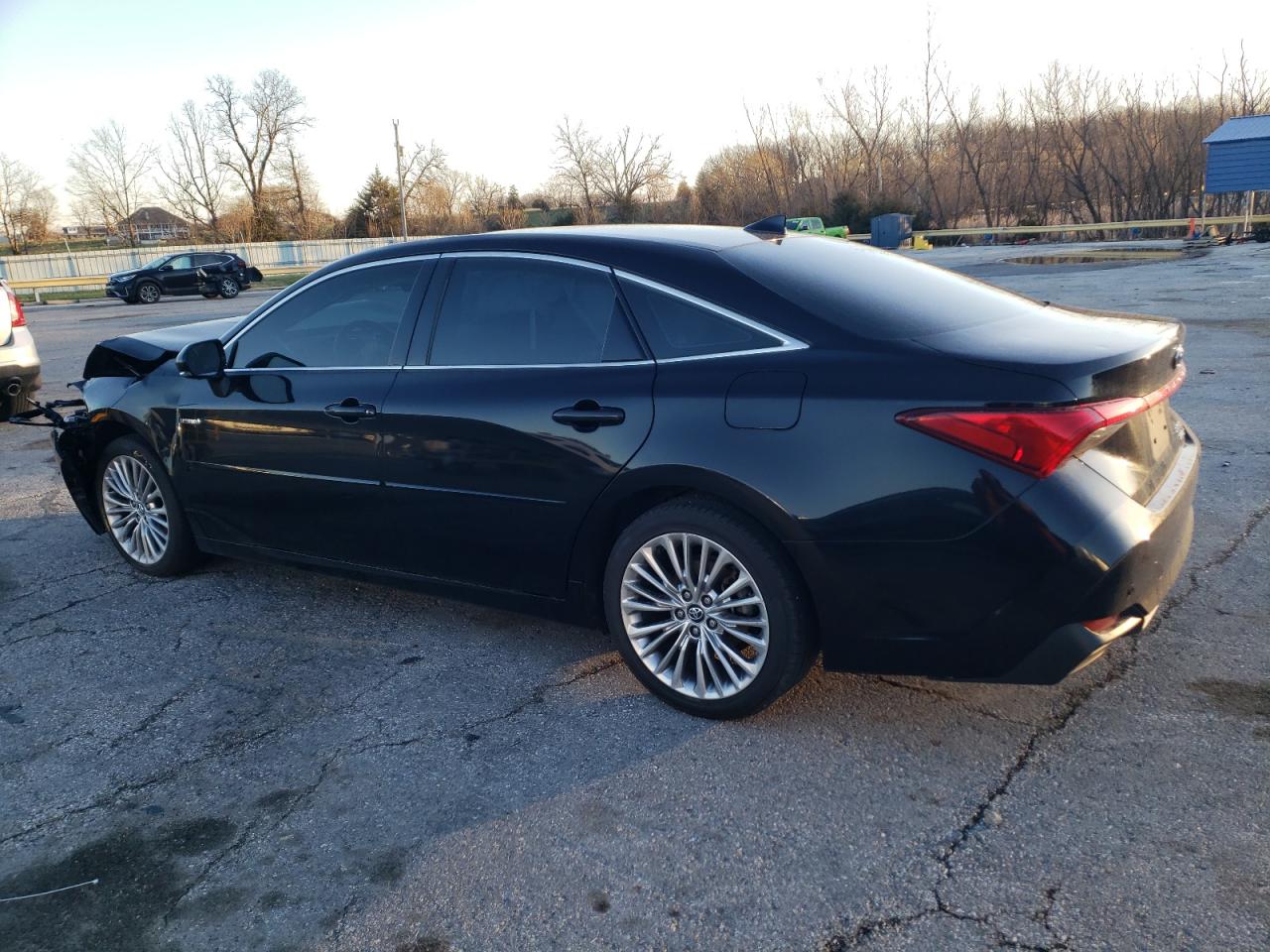 2020 Toyota Avalon - Image 2