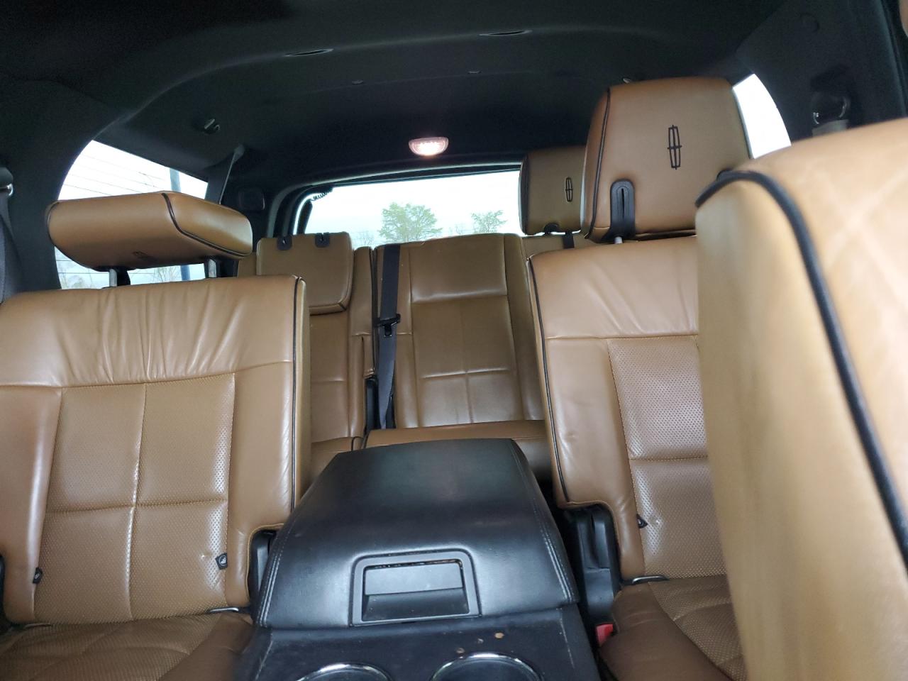 2013 Lincoln Navigator - Image 10