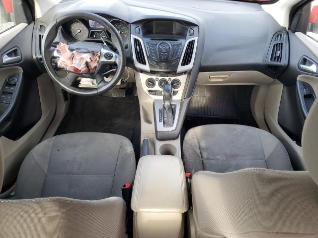 Sedans FORD FOCUS 2014 Czerwony