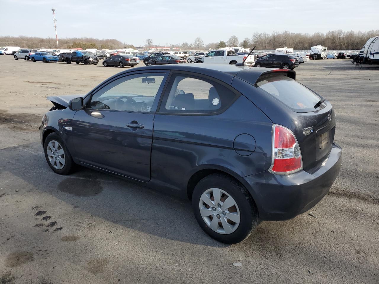 2011 Hyundai Accent - Image 2