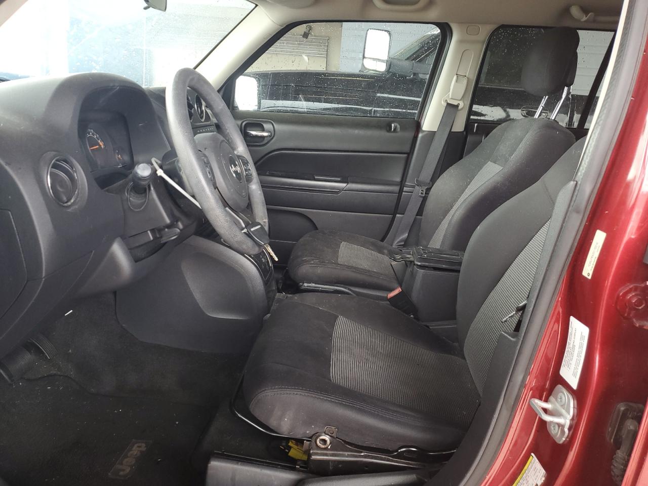 2014 Jeep Liberty (Patriot) - Image 7