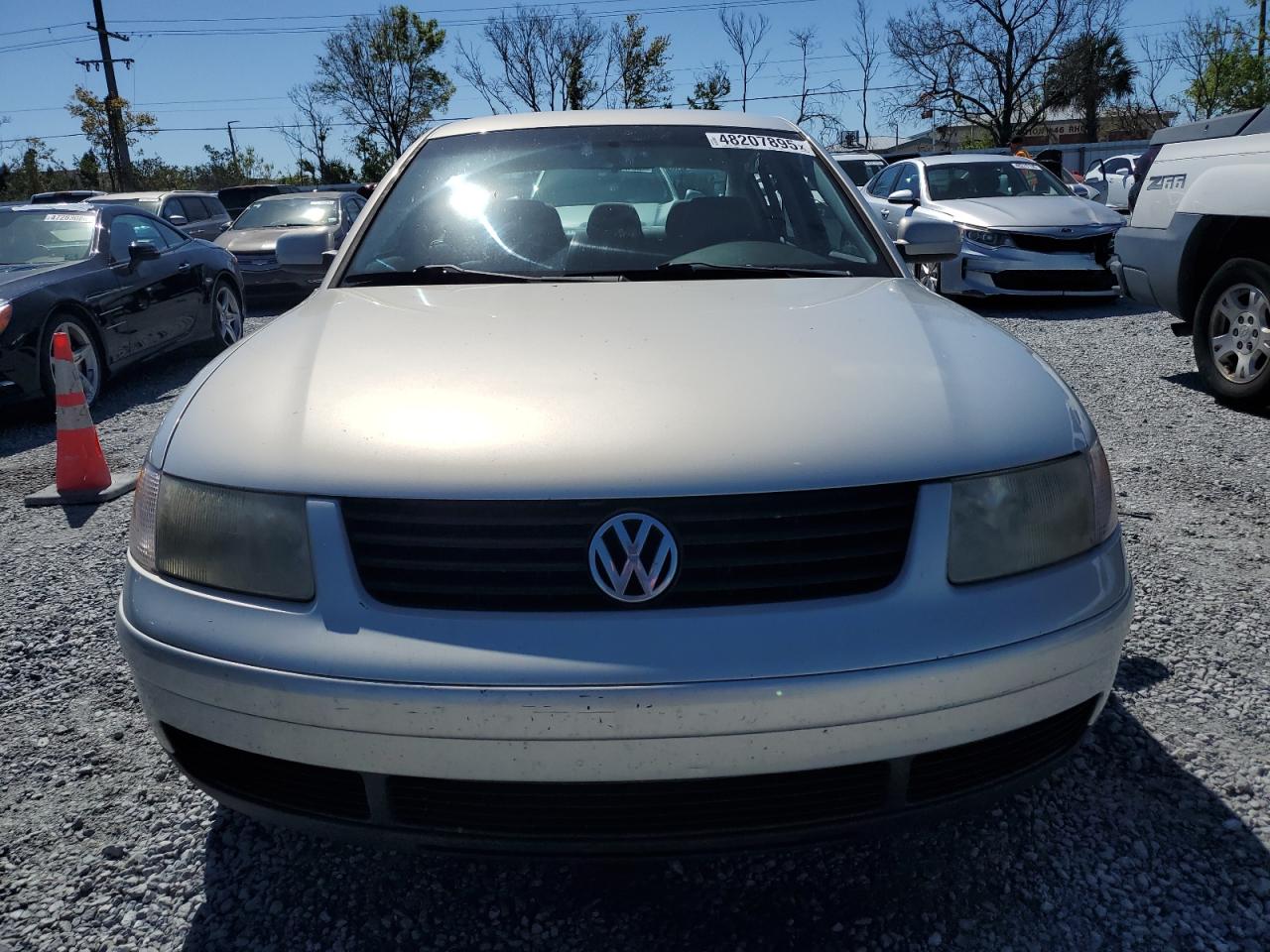 2001 Volkswagen Passat - Image 5