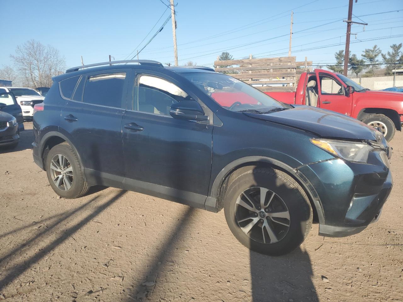 2017 Toyota RAV 4 - Image 4