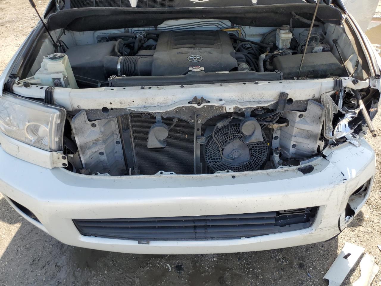2013 Toyota Sequoia - Image 12