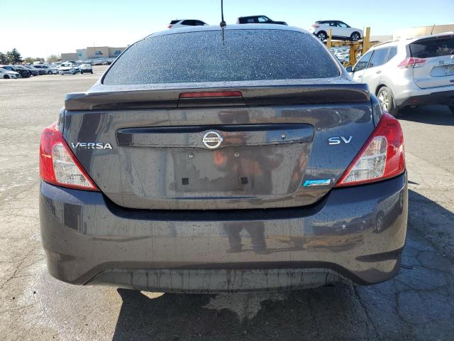 Sedans NISSAN VERSA 2015 Gray