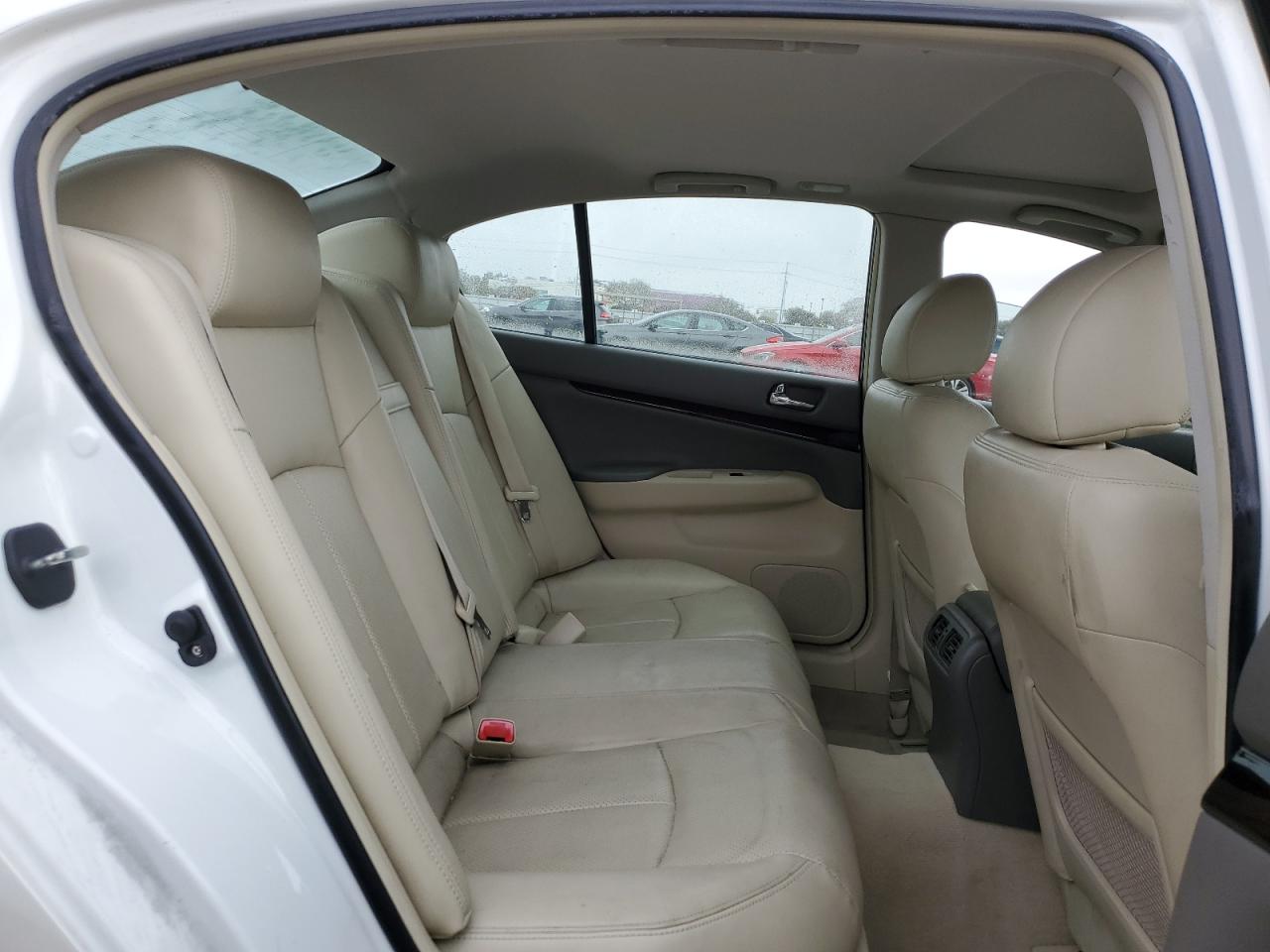2012 Infiniti G - Image 10