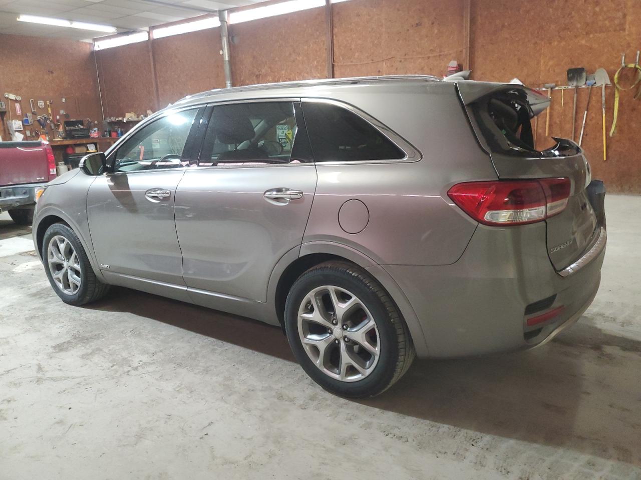 2016 Kia Sorento - Image 2