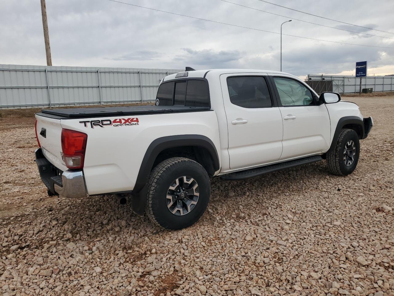 2016 Toyota Tacoma - Image 3