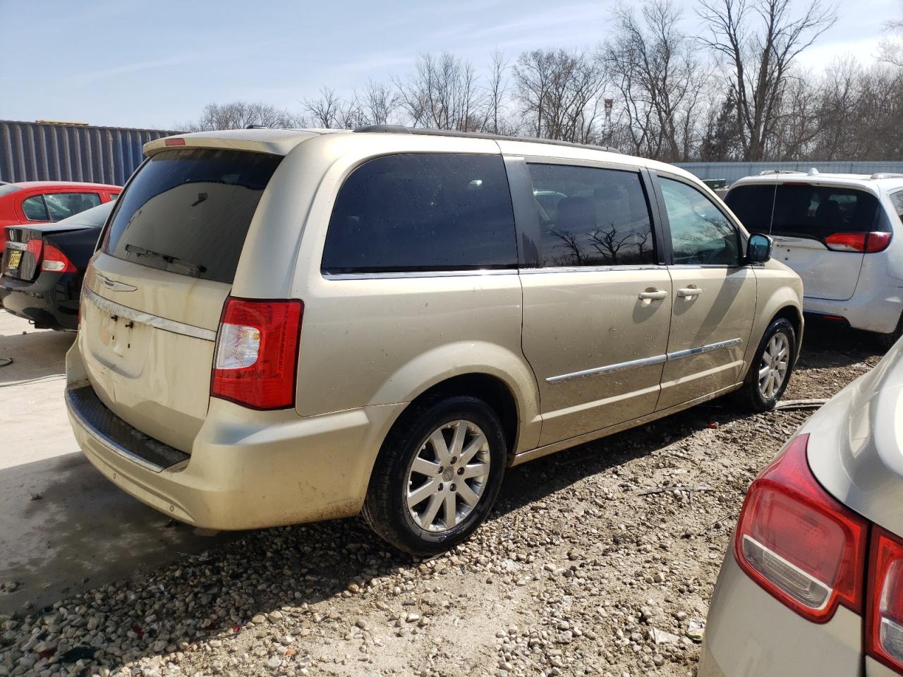 2011 Chrysler Town & Country - Image 3