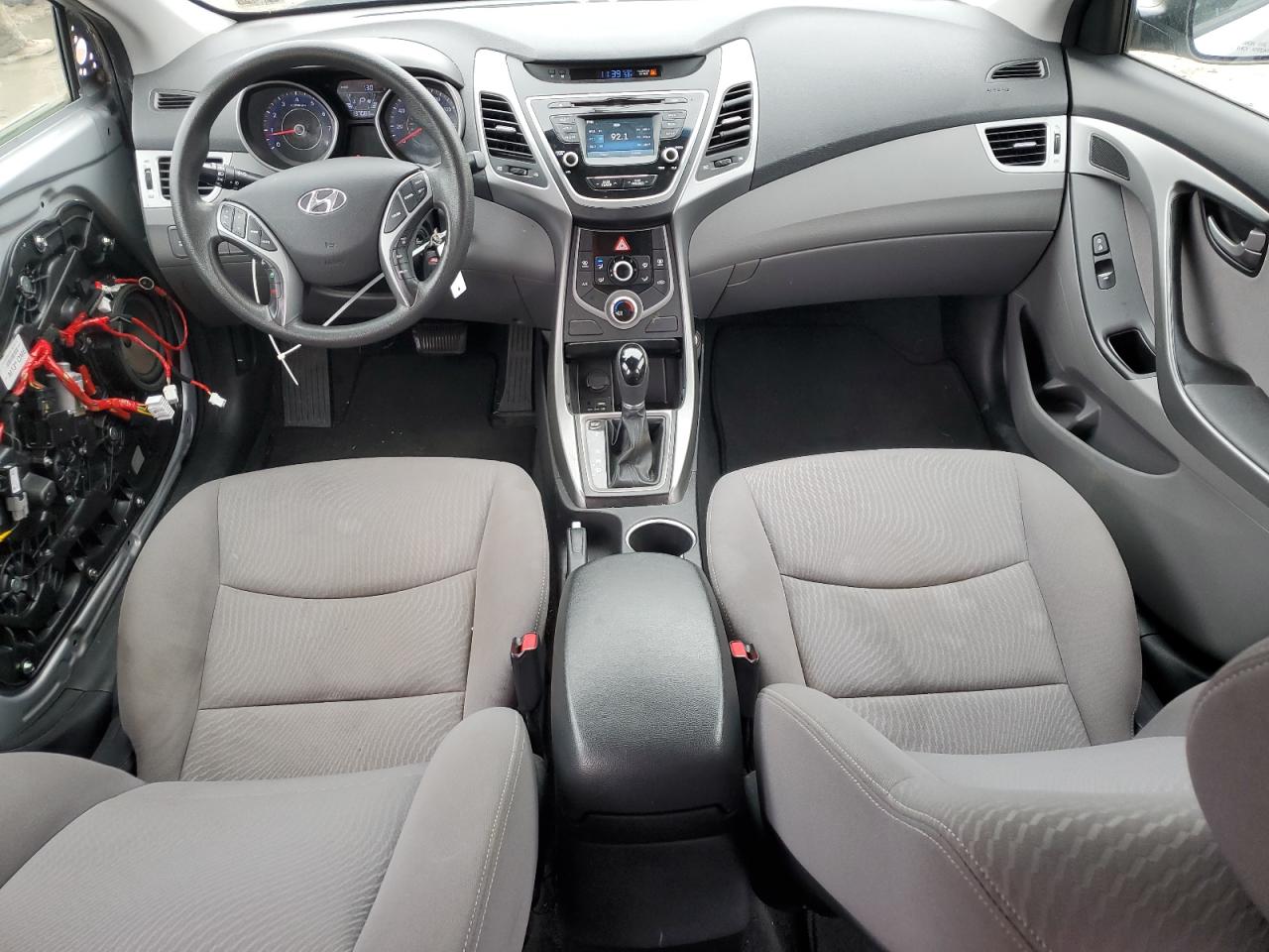 2015 Hyundai Elantra - Image 8