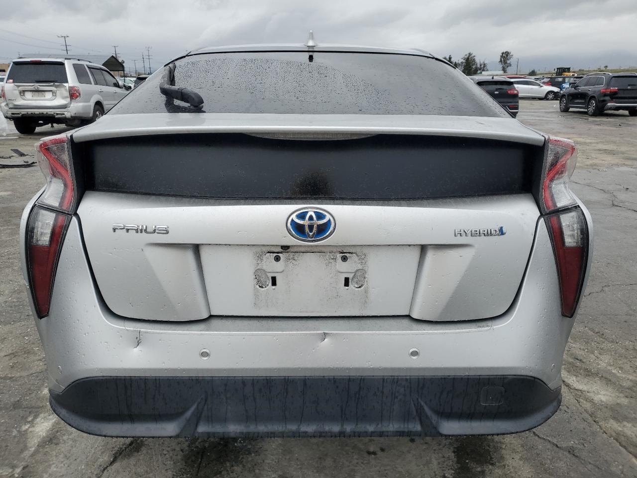 2017 Toyota Prius - Image 6