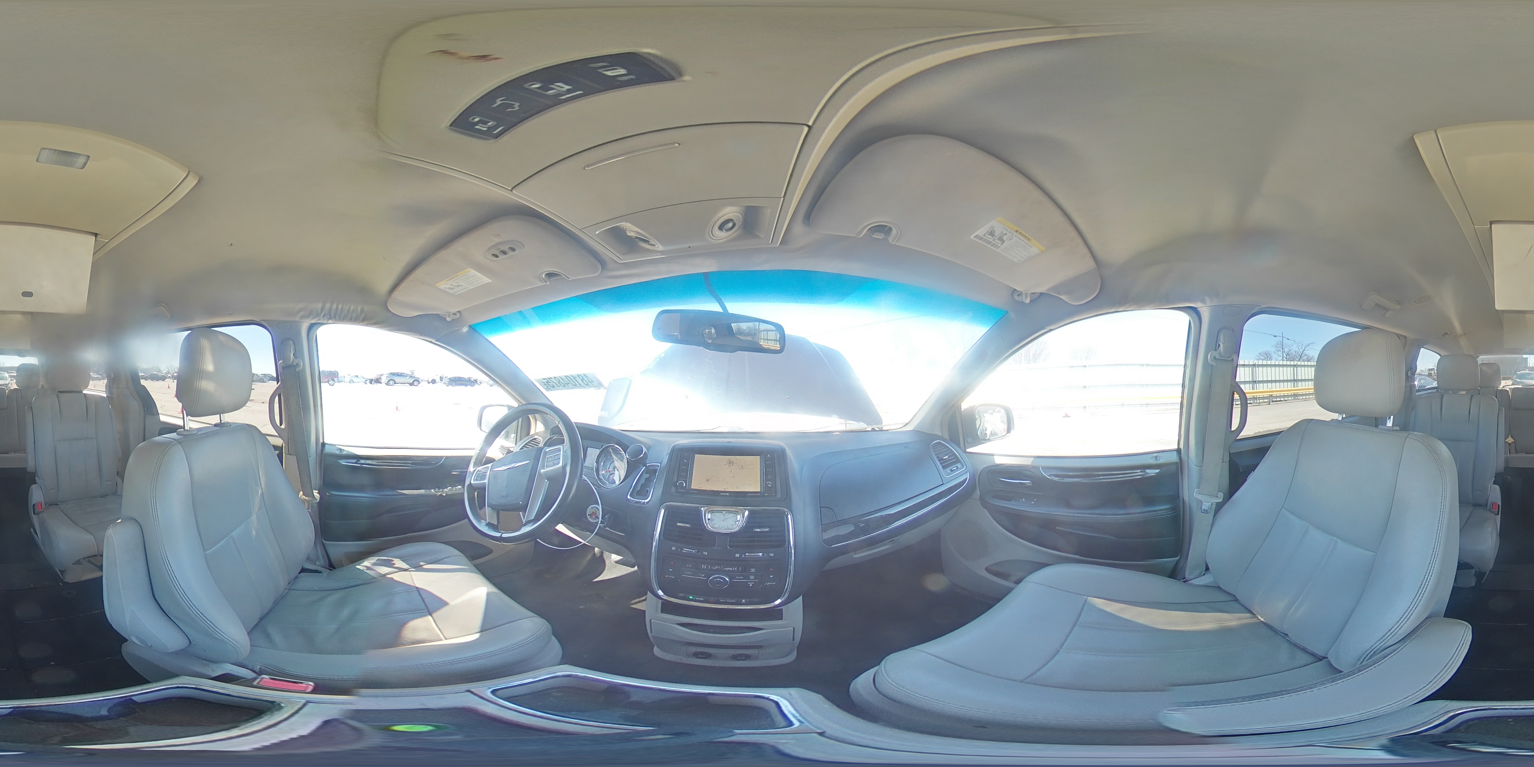 2013 Chrysler Town & Country - Image 16