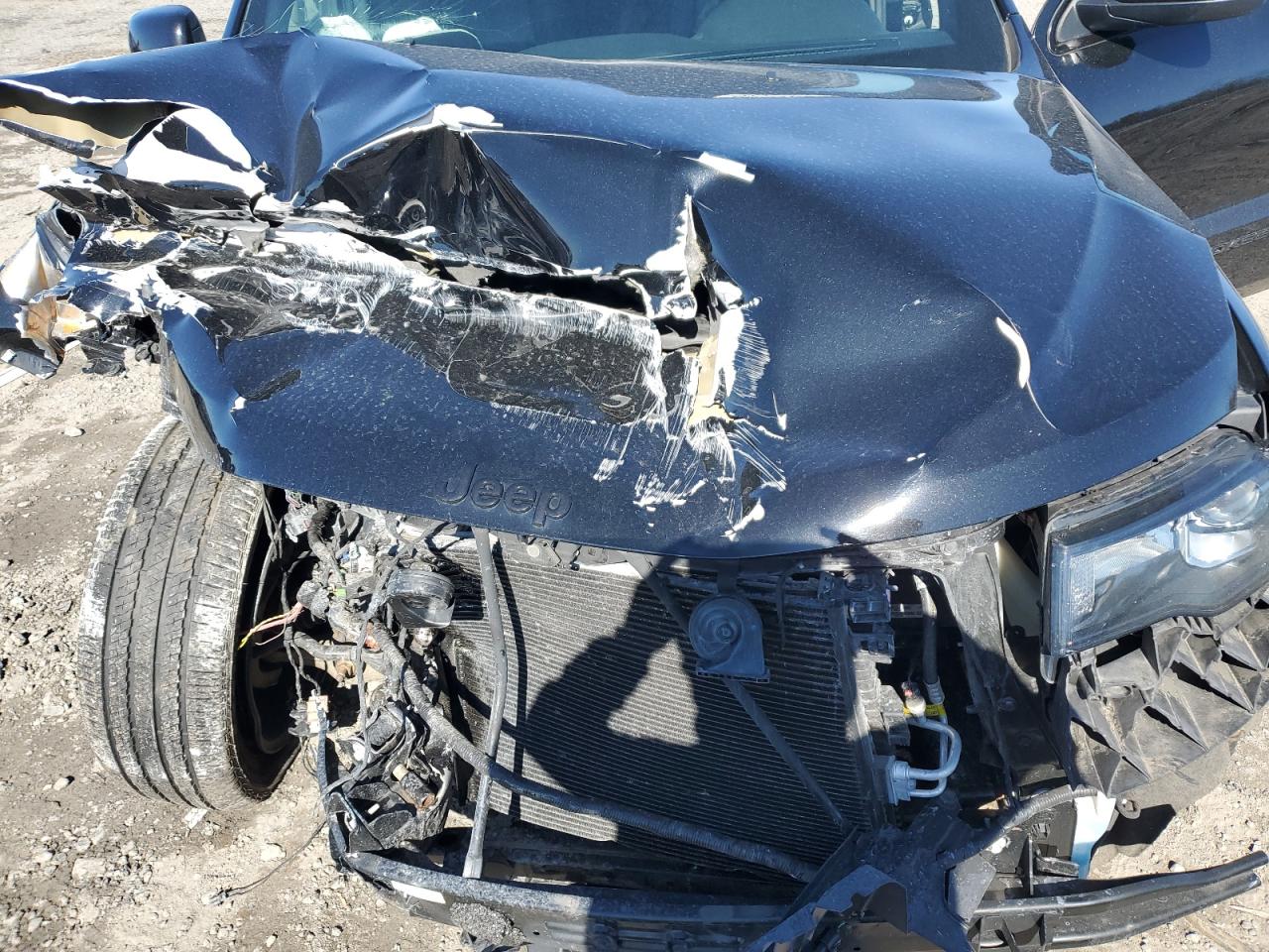 2018 Jeep Grand Cherokee - Image 12