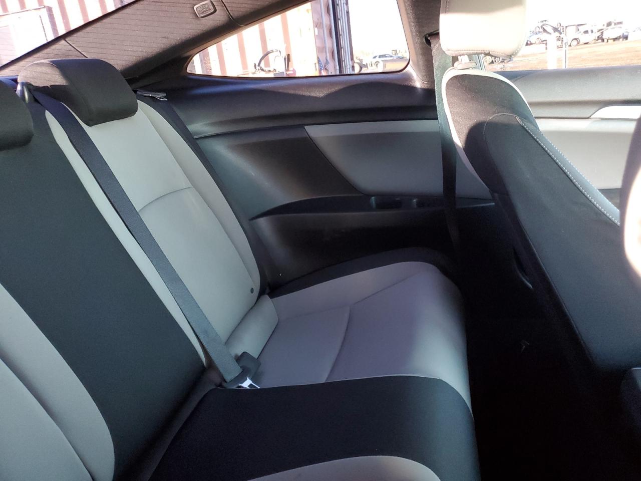 2018 Honda Civic - Image 10