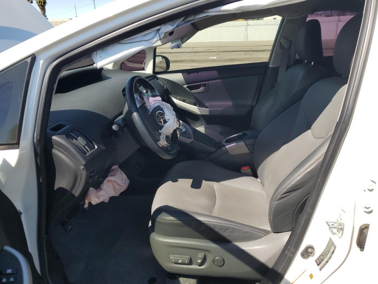 2015 Toyota Prius - Image 7