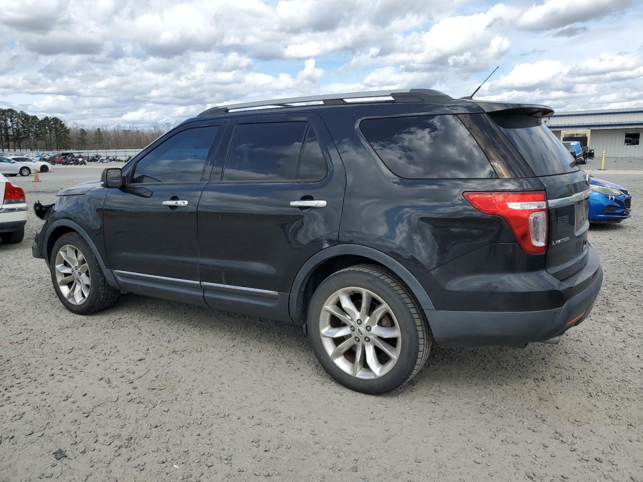 2014 Ford Explorer - Image 2