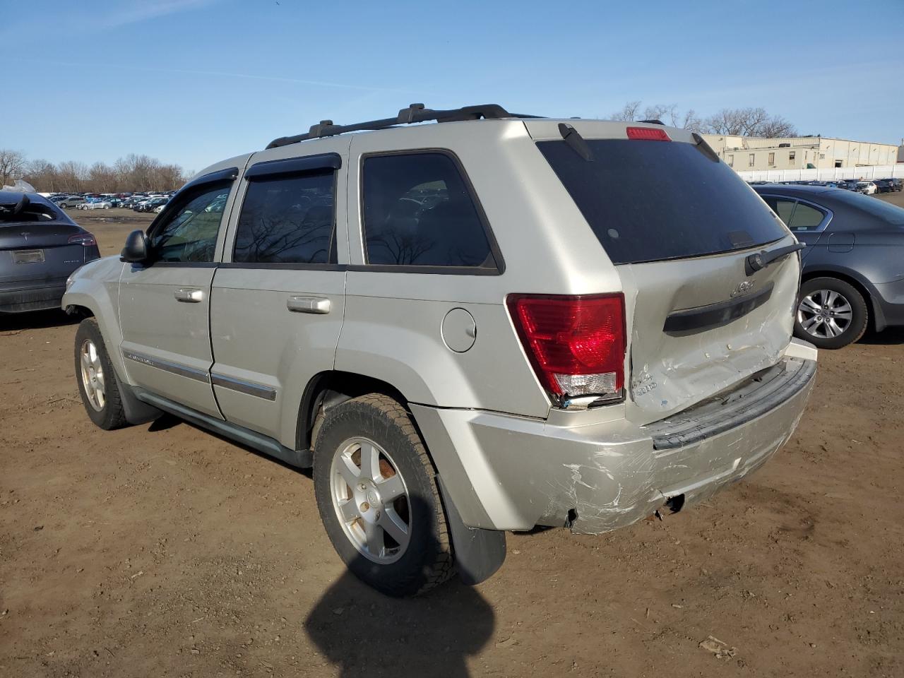 2009 Jeep Grand Cherokee - Image 2