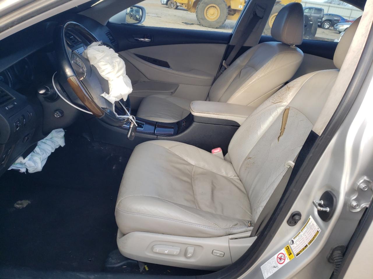 2010 Lexus ES - Image 7