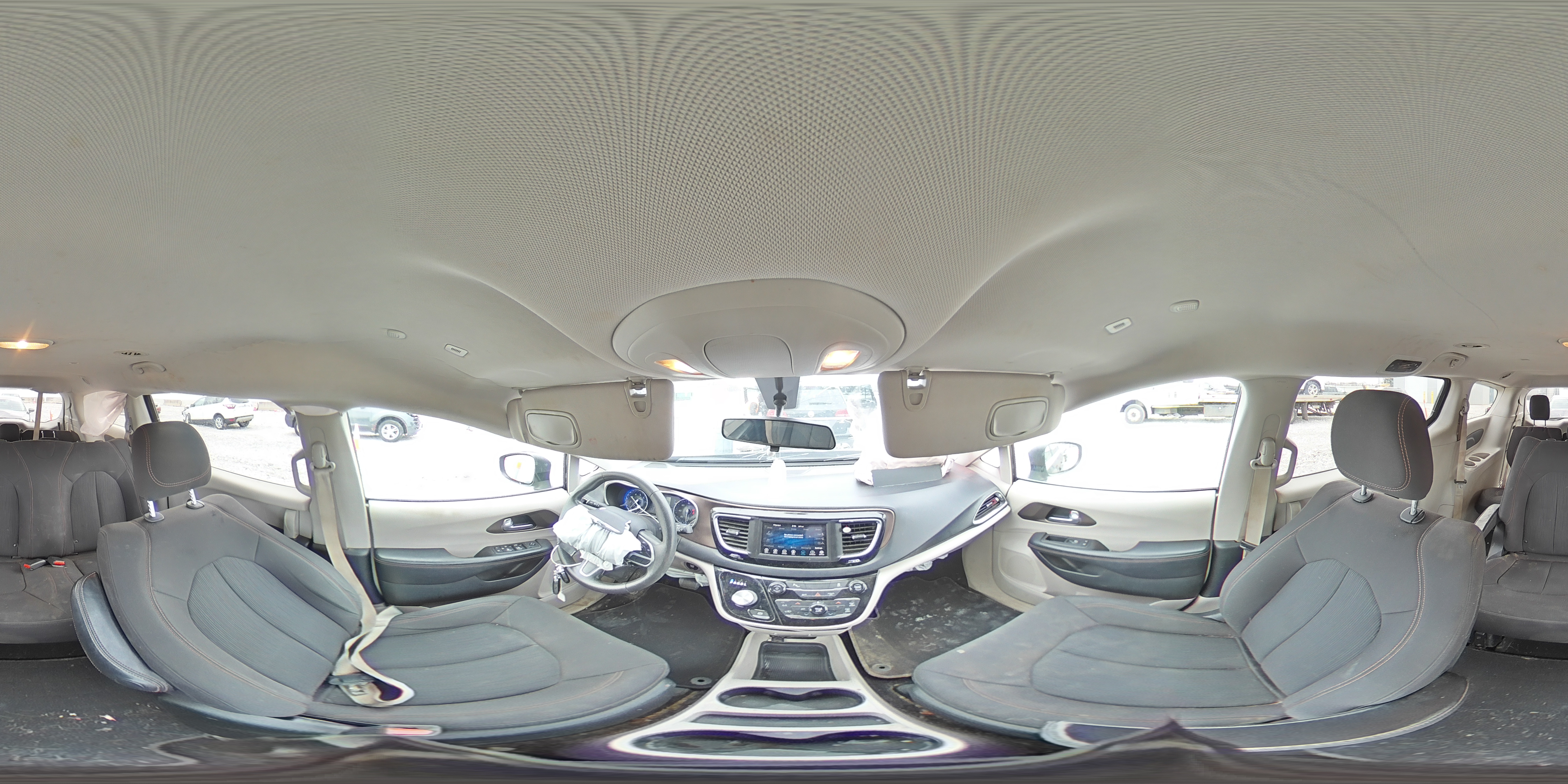 2018 Chrysler Pacifica - Image 14