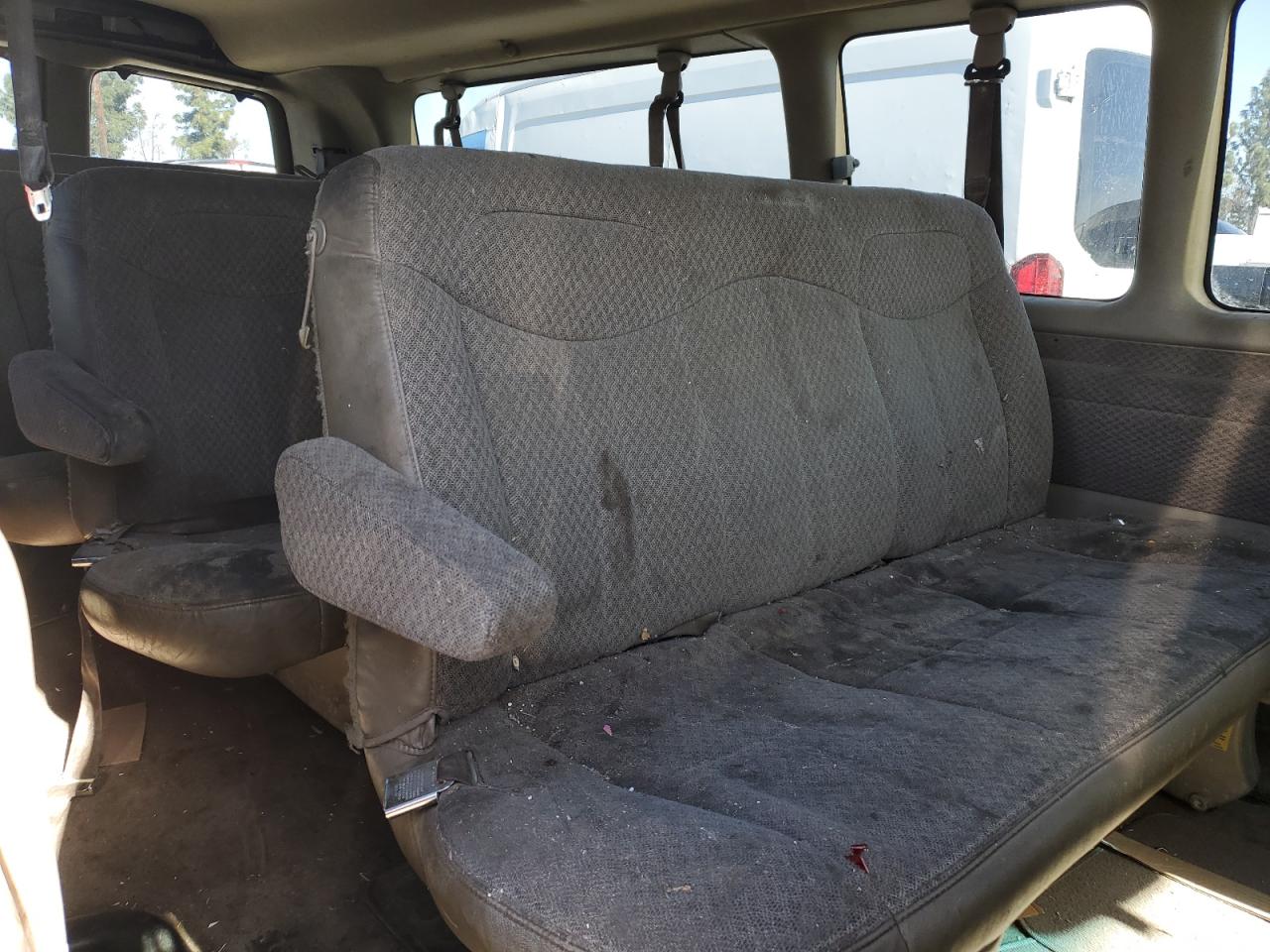 2000 GMC Savana G3500 VIN: 1GJHG39J4X1075647 Lot: 47382285