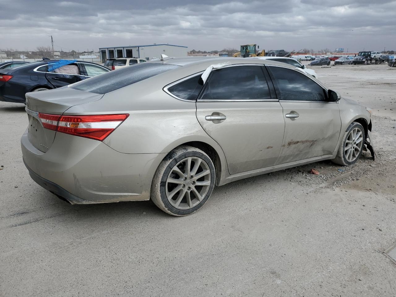 2015 Toyota Avalon - Image 3