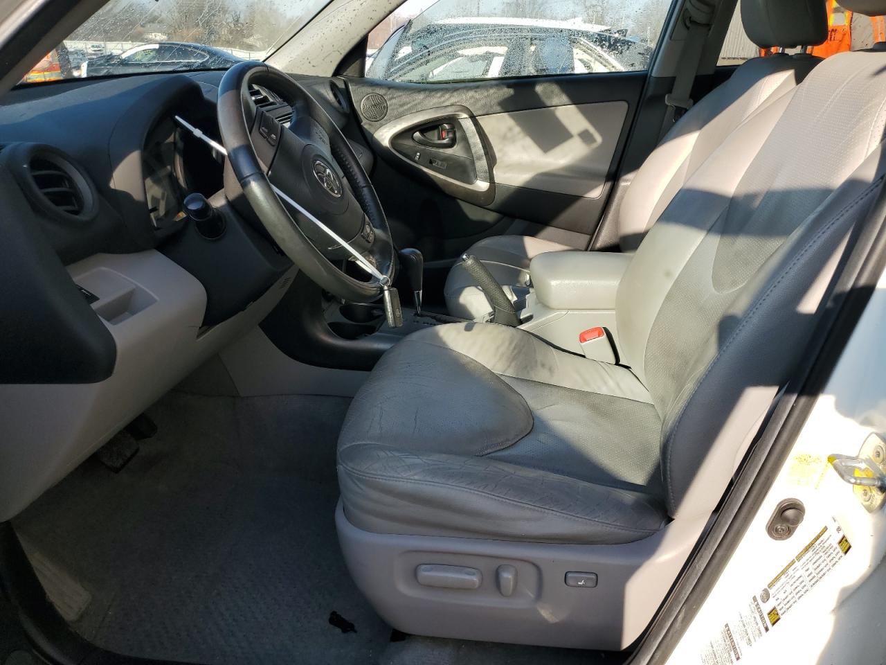 2011 Toyota RAV 4 - Image 7