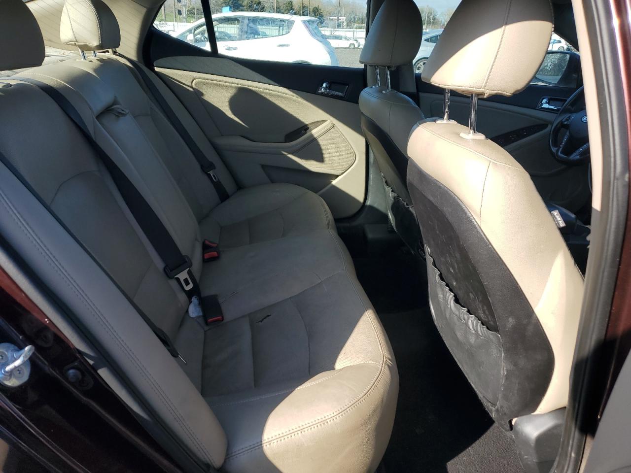 2012 Kia Optima - Image 10