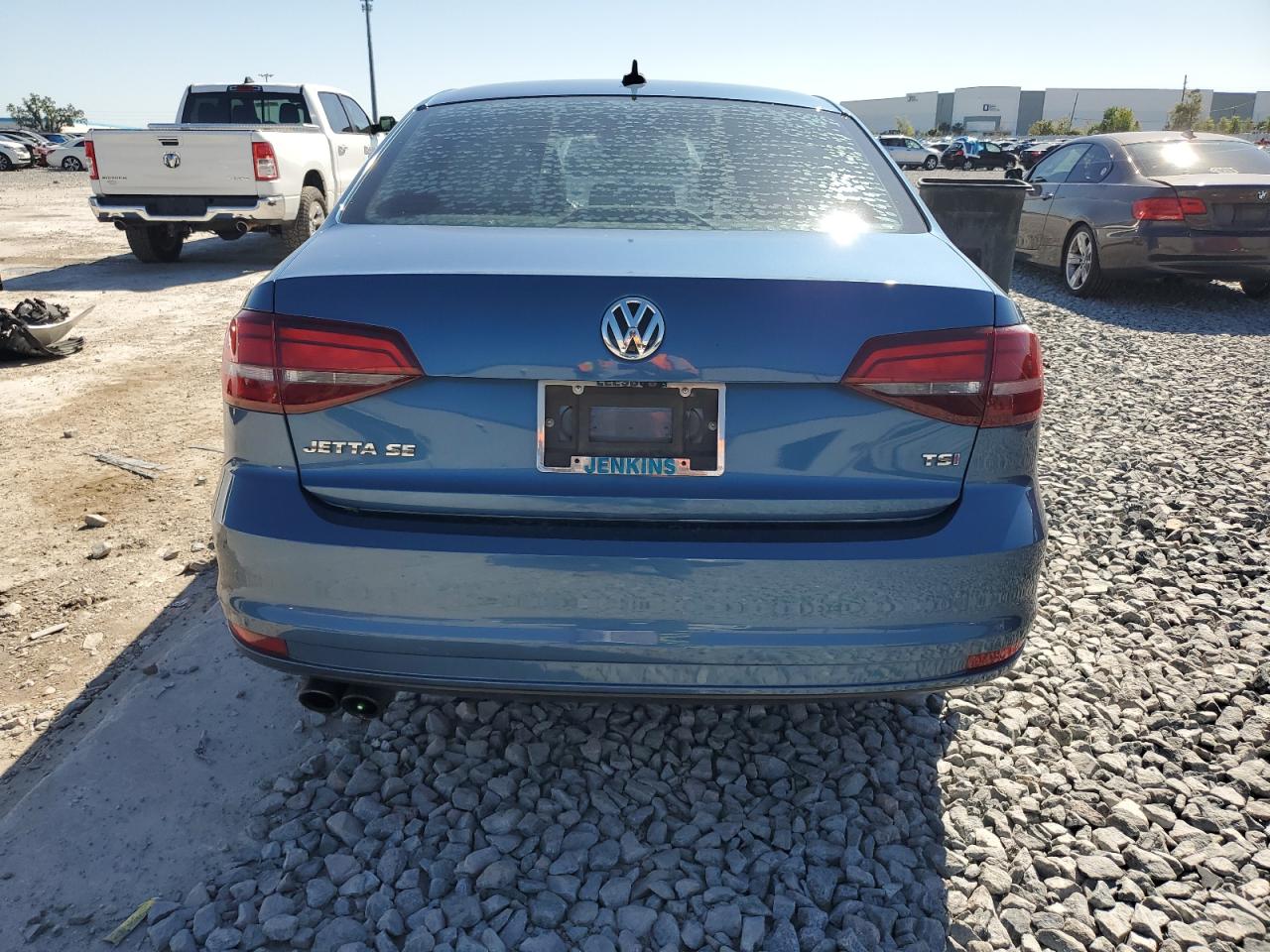 2017 Volkswagen Jetta - Image 6