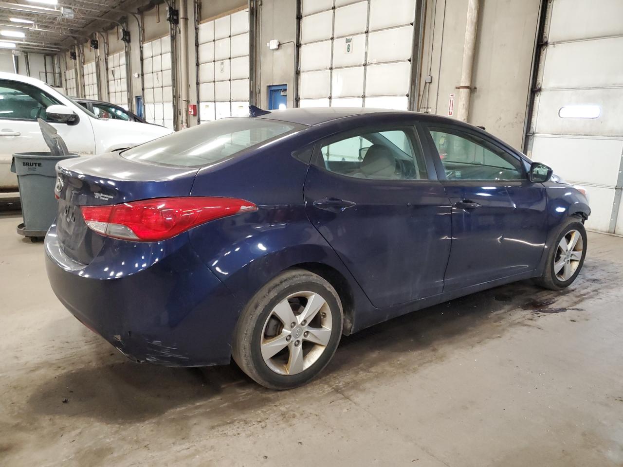 2011 Hyundai Elantra - Image 3