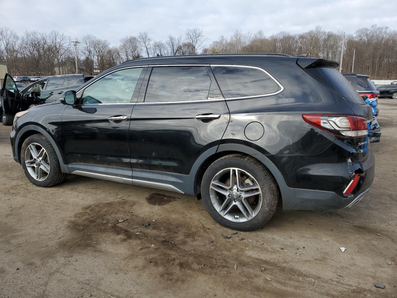 2017 Hyundai Santa Fe - Image 2