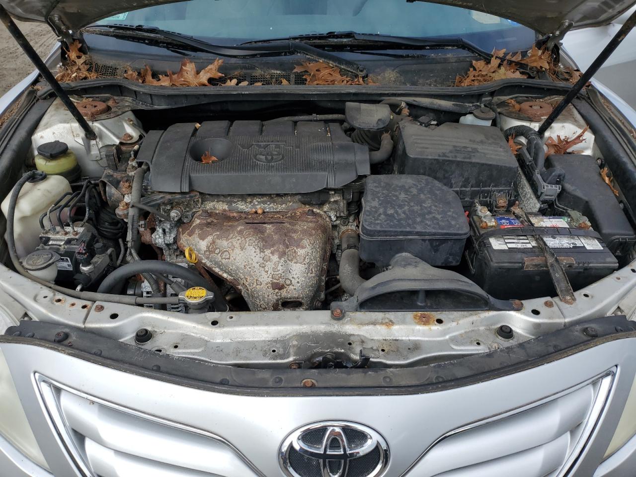 2011 Toyota Camry - Image 11