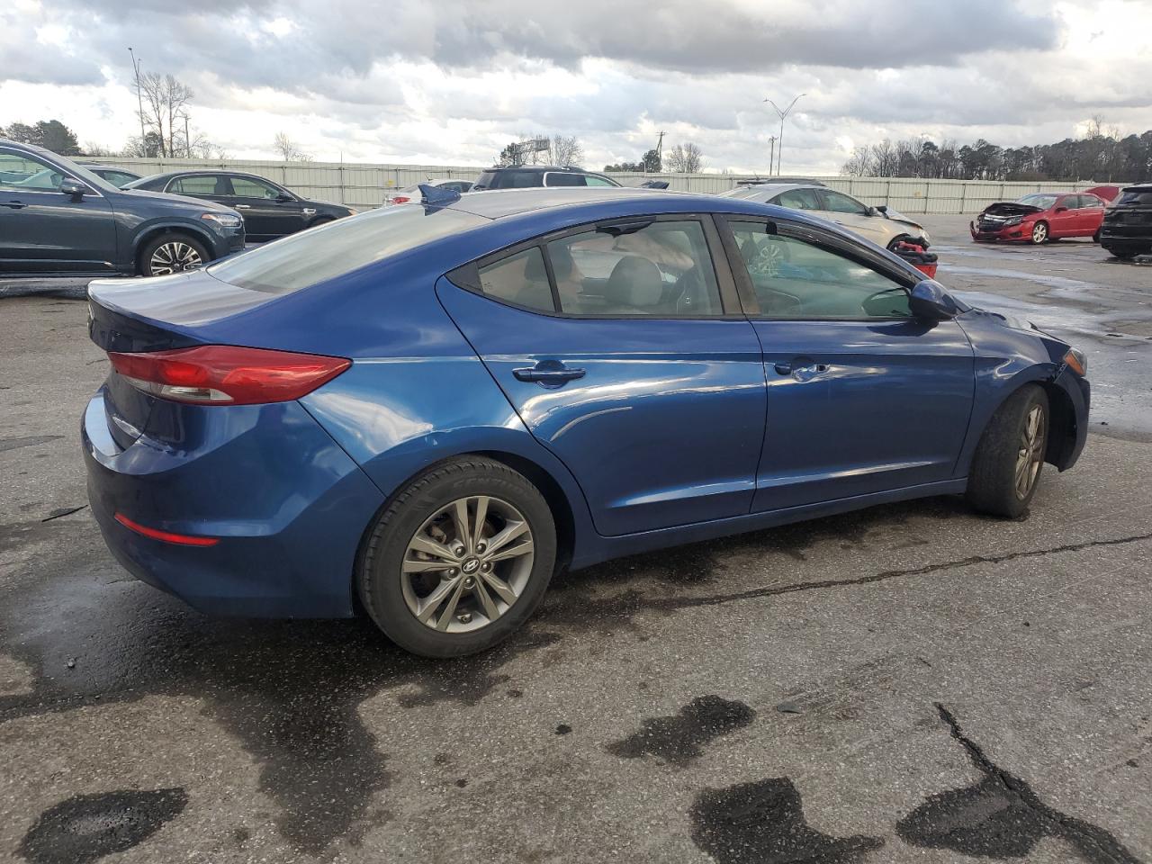 2018 Hyundai Elantra - Image 3