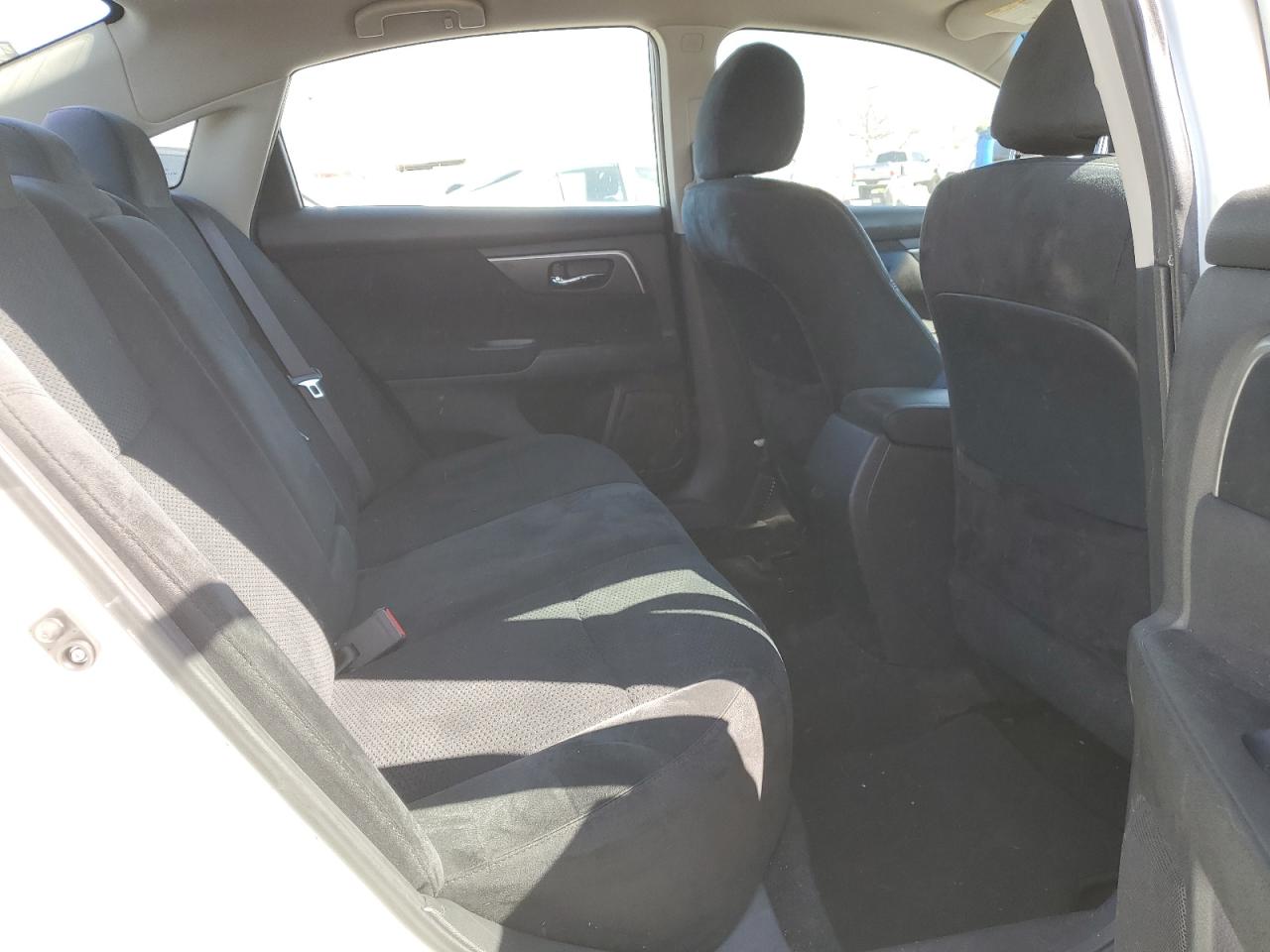 2015 Nissan Altima - Image 10