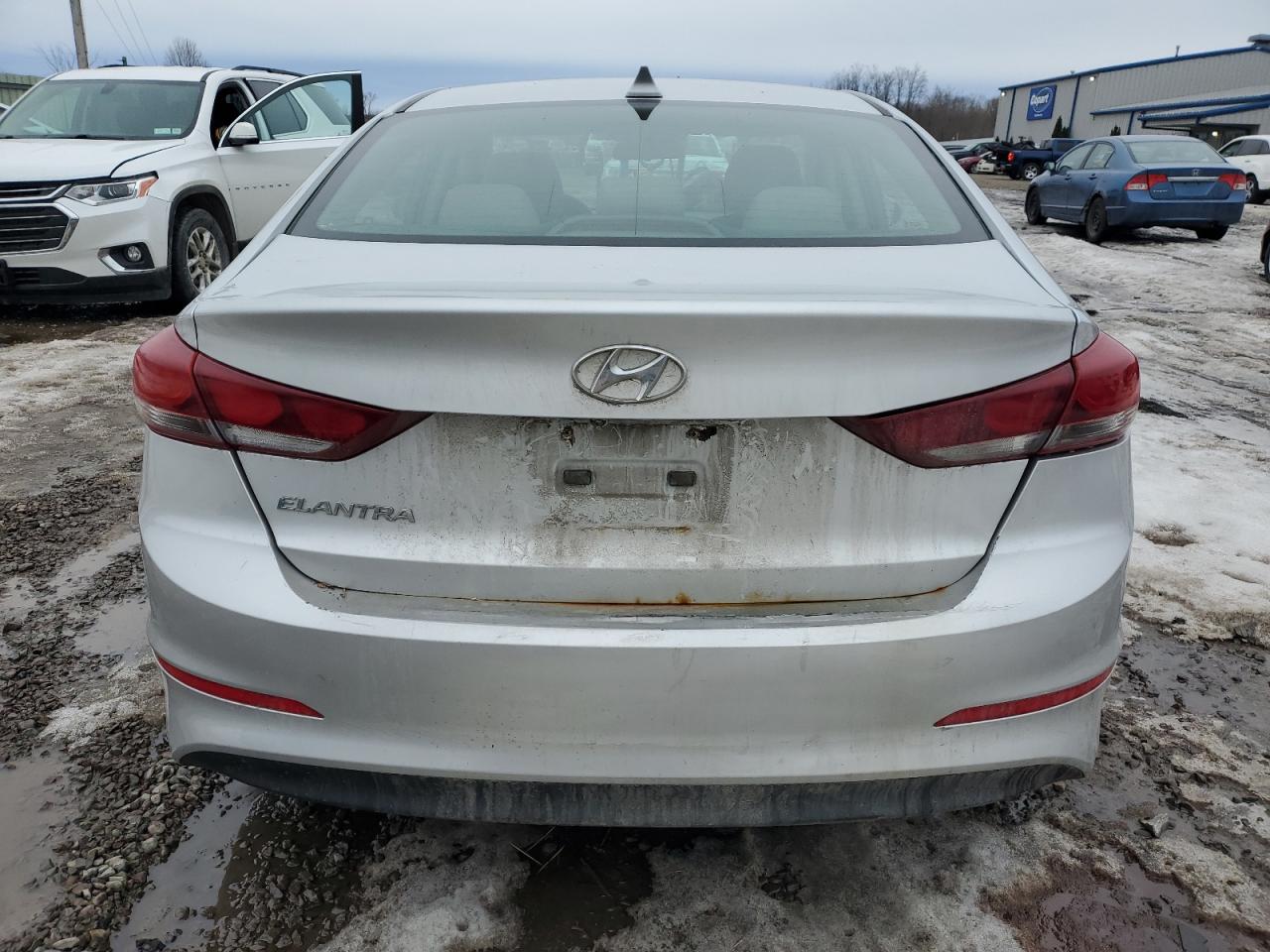 2018 Hyundai Elantra - Image 6