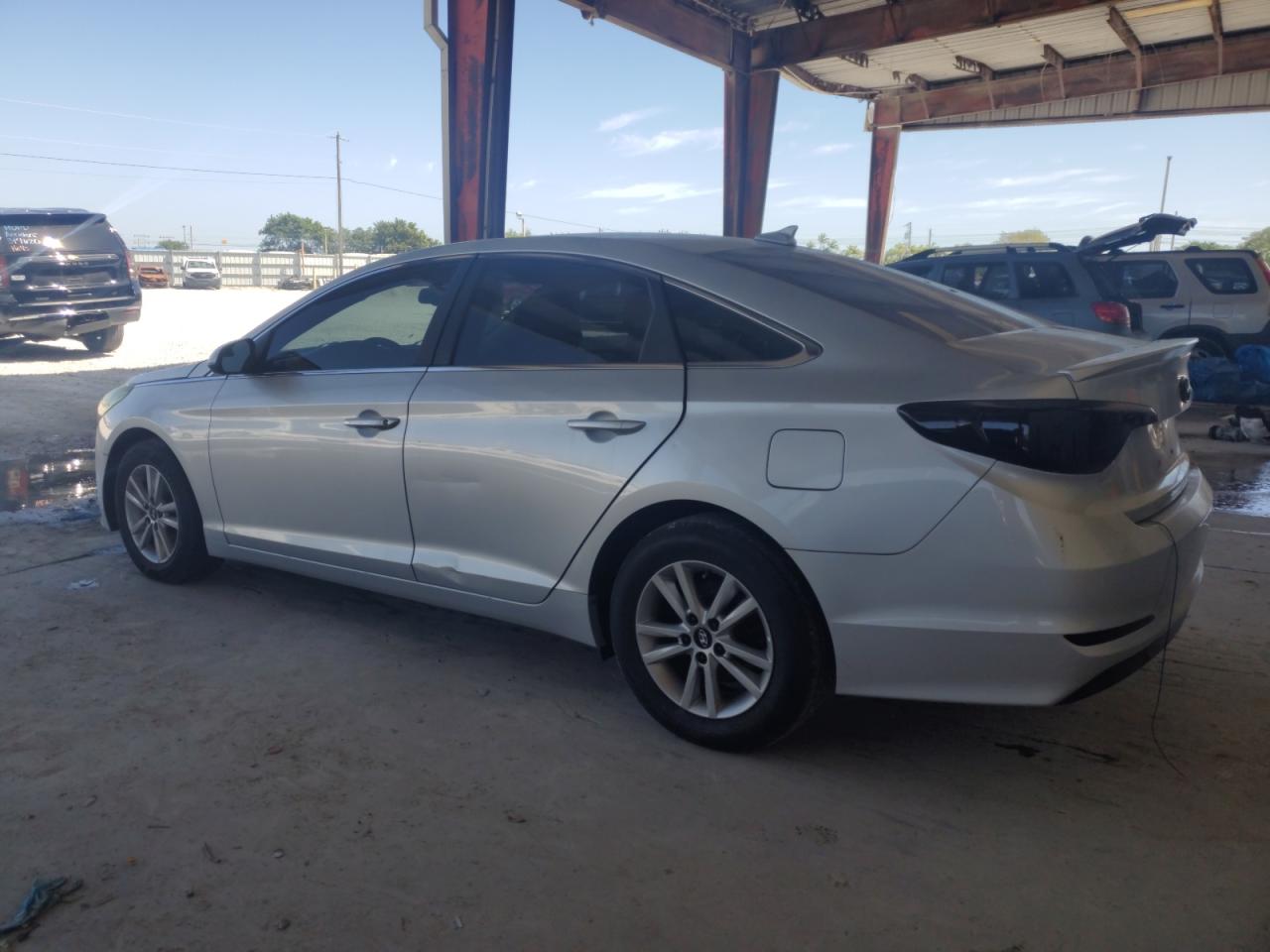 2016 Hyundai Sonata - Image 2