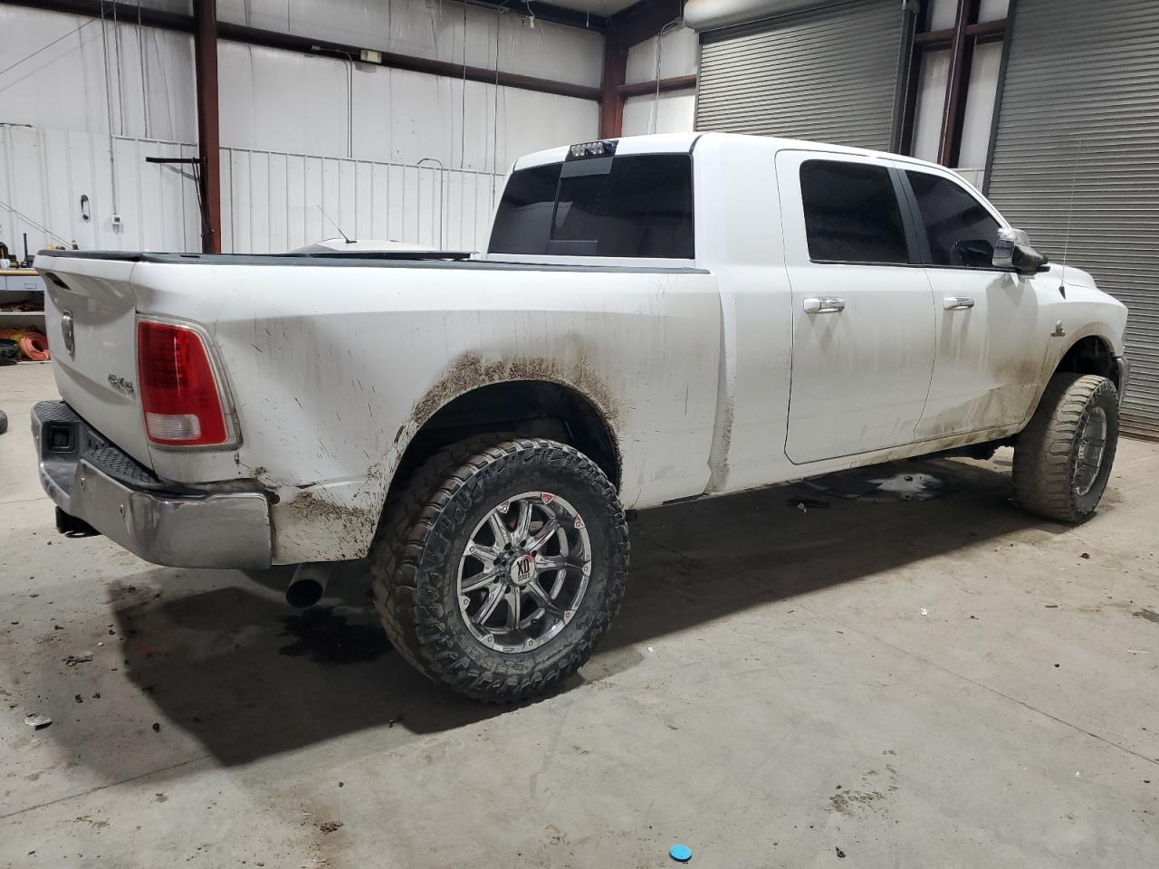 2017 RAM 2500 - Image 3