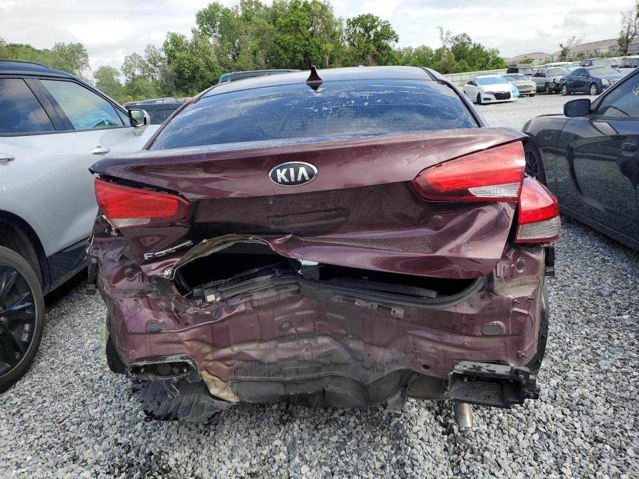 2017 Kia Forte - Image 6