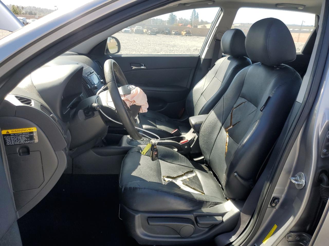 2012 Hyundai Elantra - Image 7