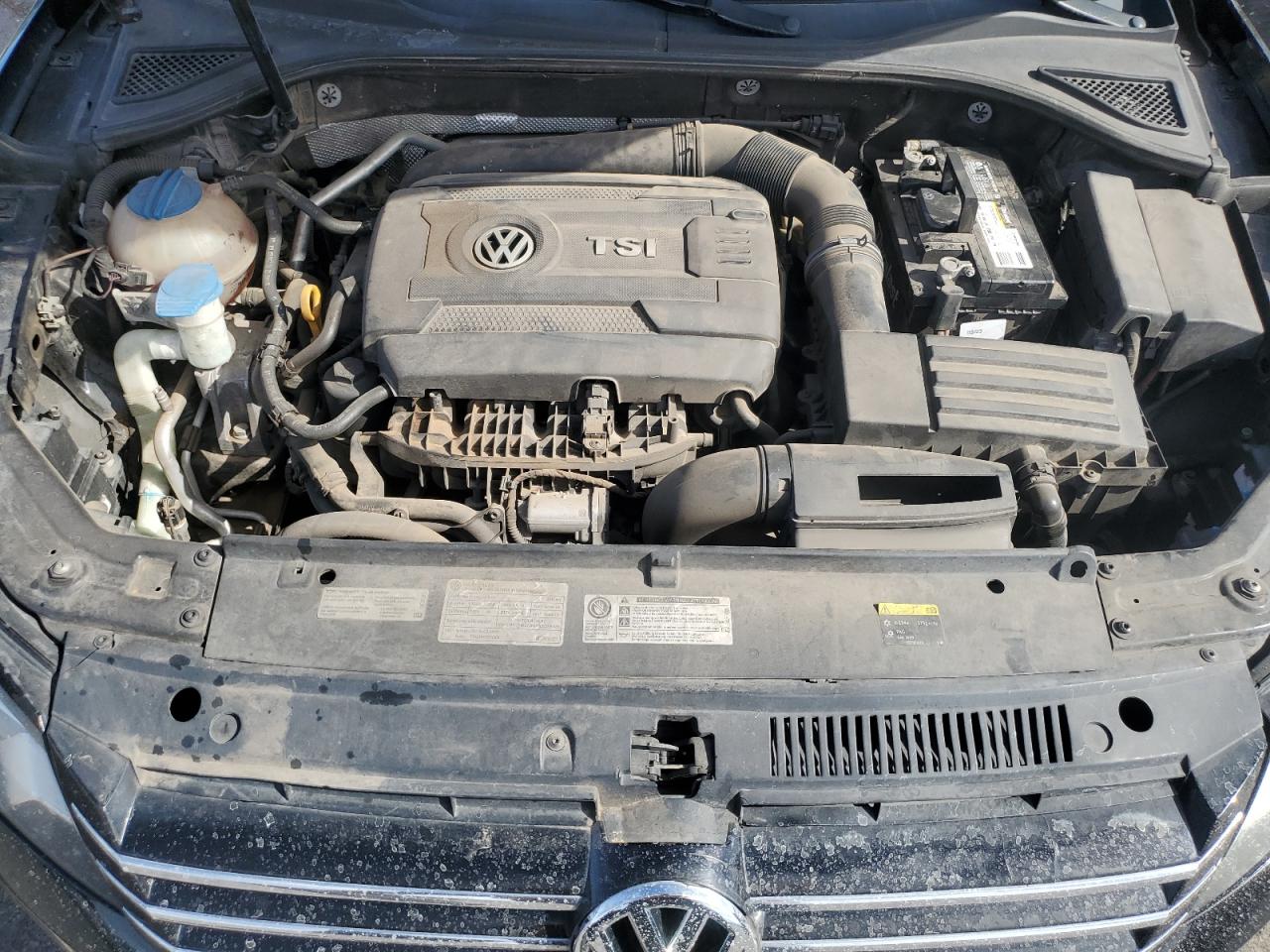 2015 Volkswagen Passat - Image 13