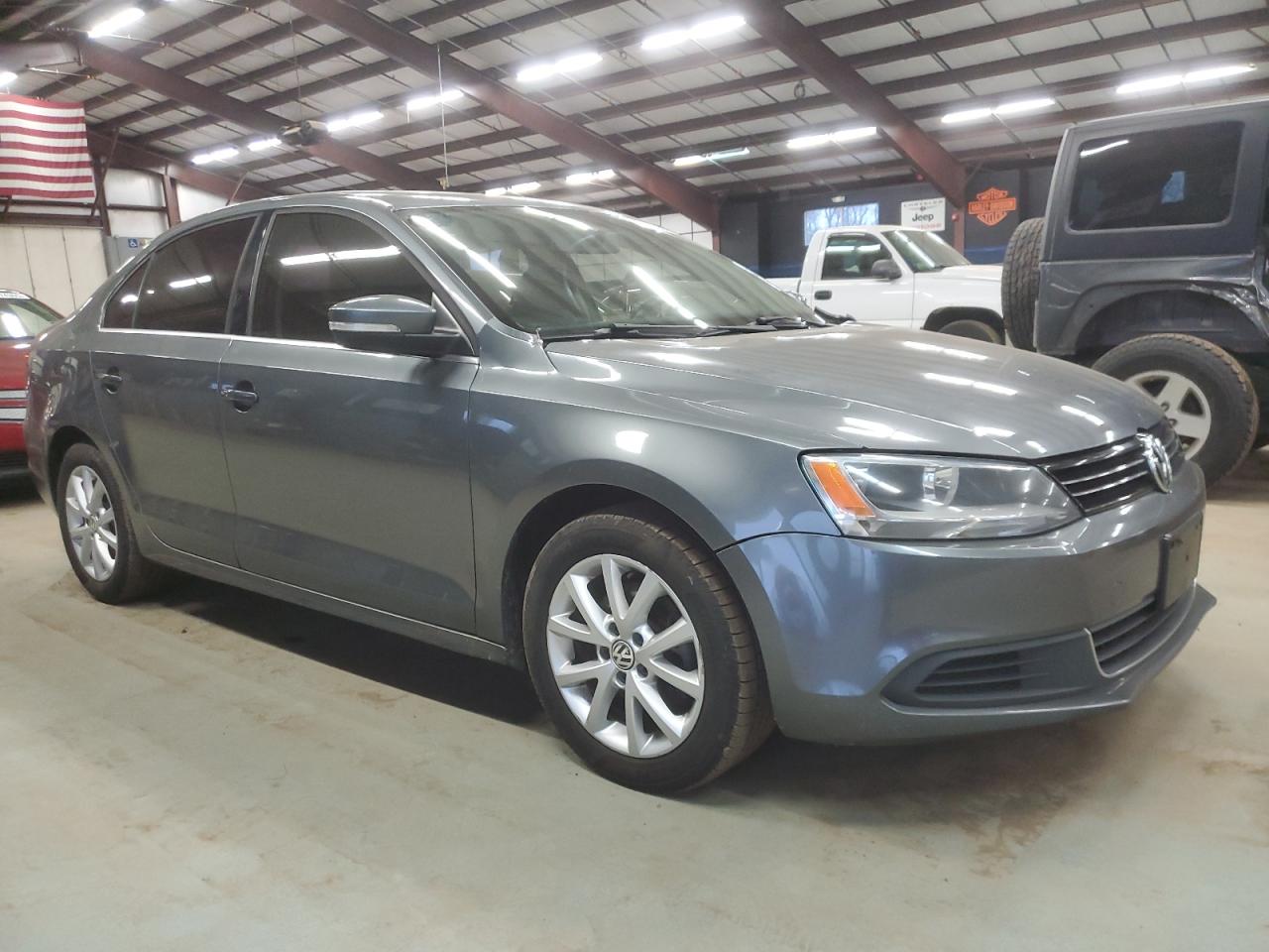 2014 Volkswagen Jetta - Image 4