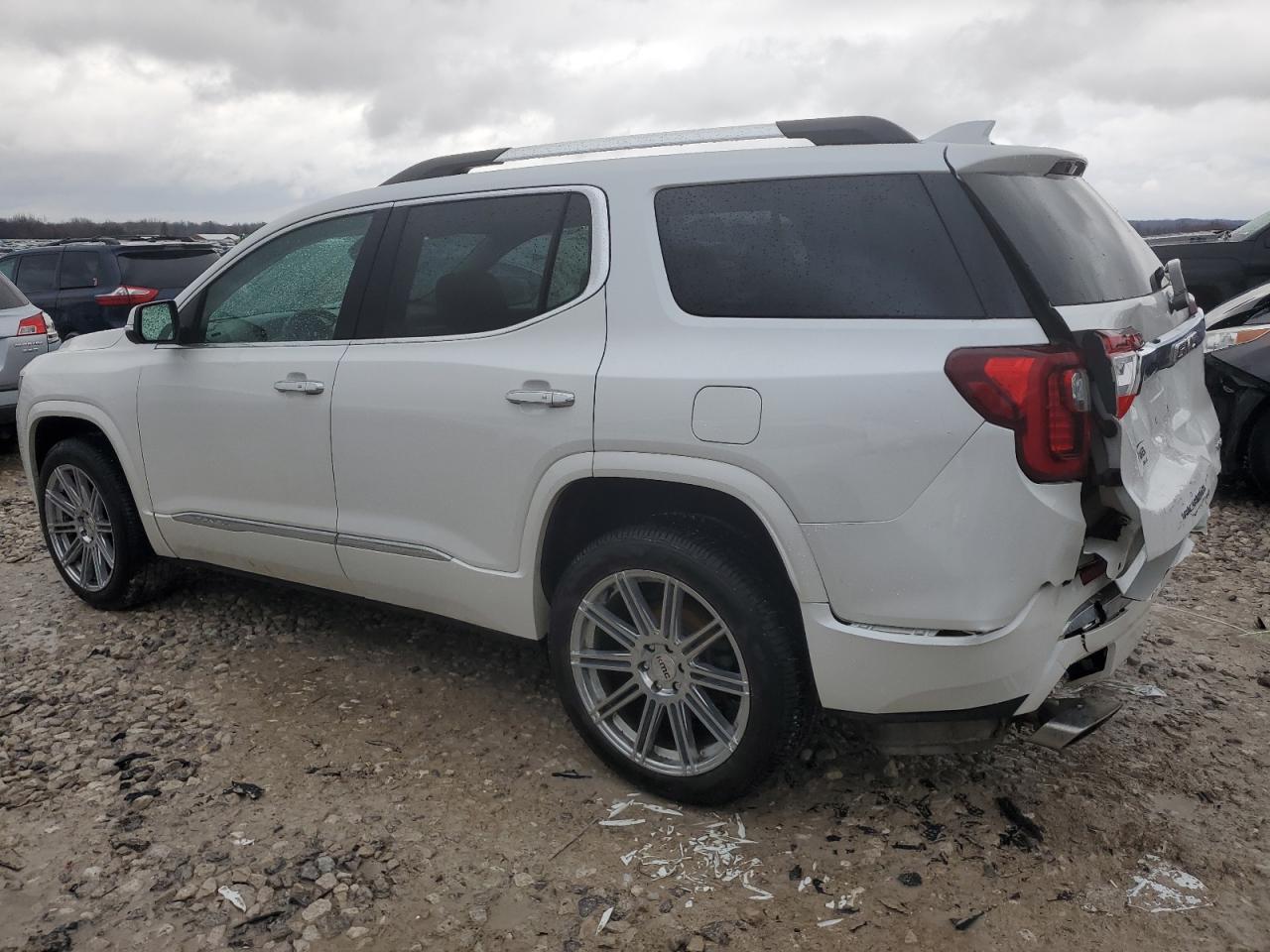 2020 GMC Acadia - Image 2
