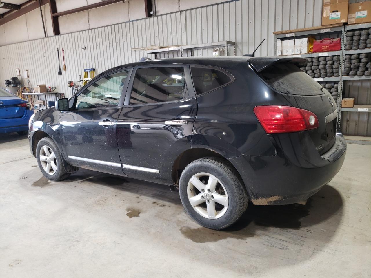 2012 Nissan Rogue - Image 2