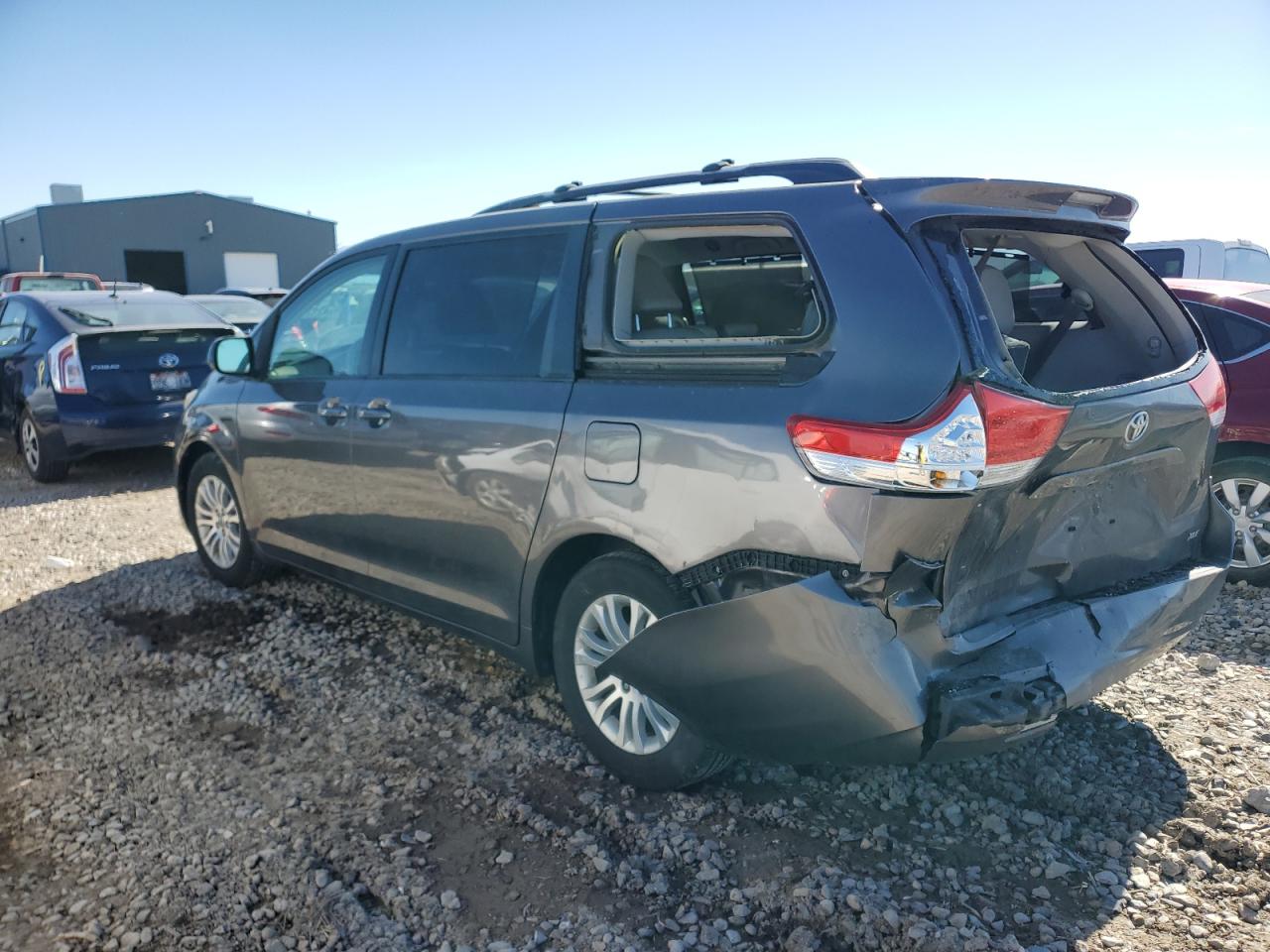 2011 Toyota Sienna - Image 2