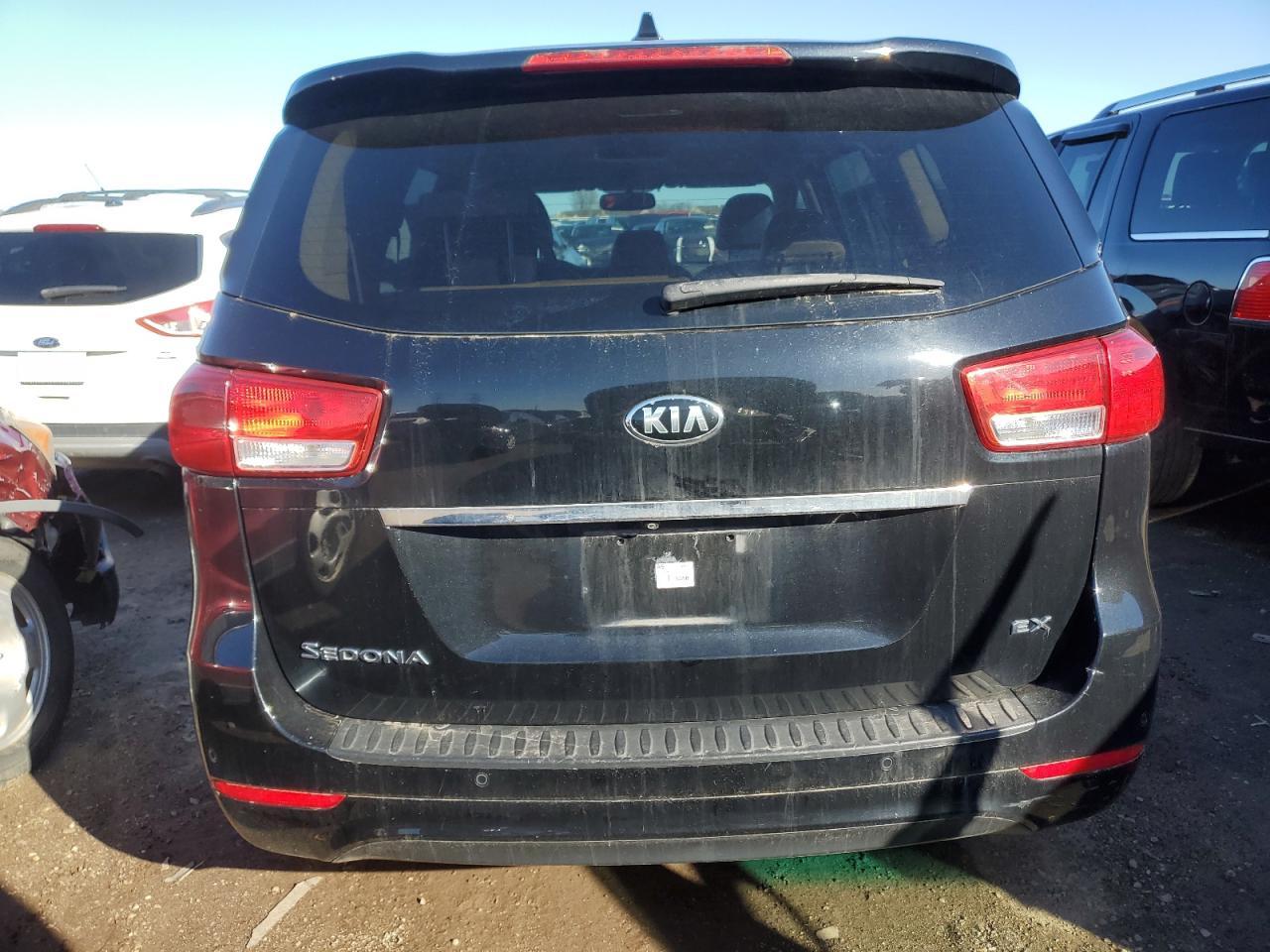 kndmc5c18f6025065 KNDMC5C18F6025065 2015 Kia Sedona Ex