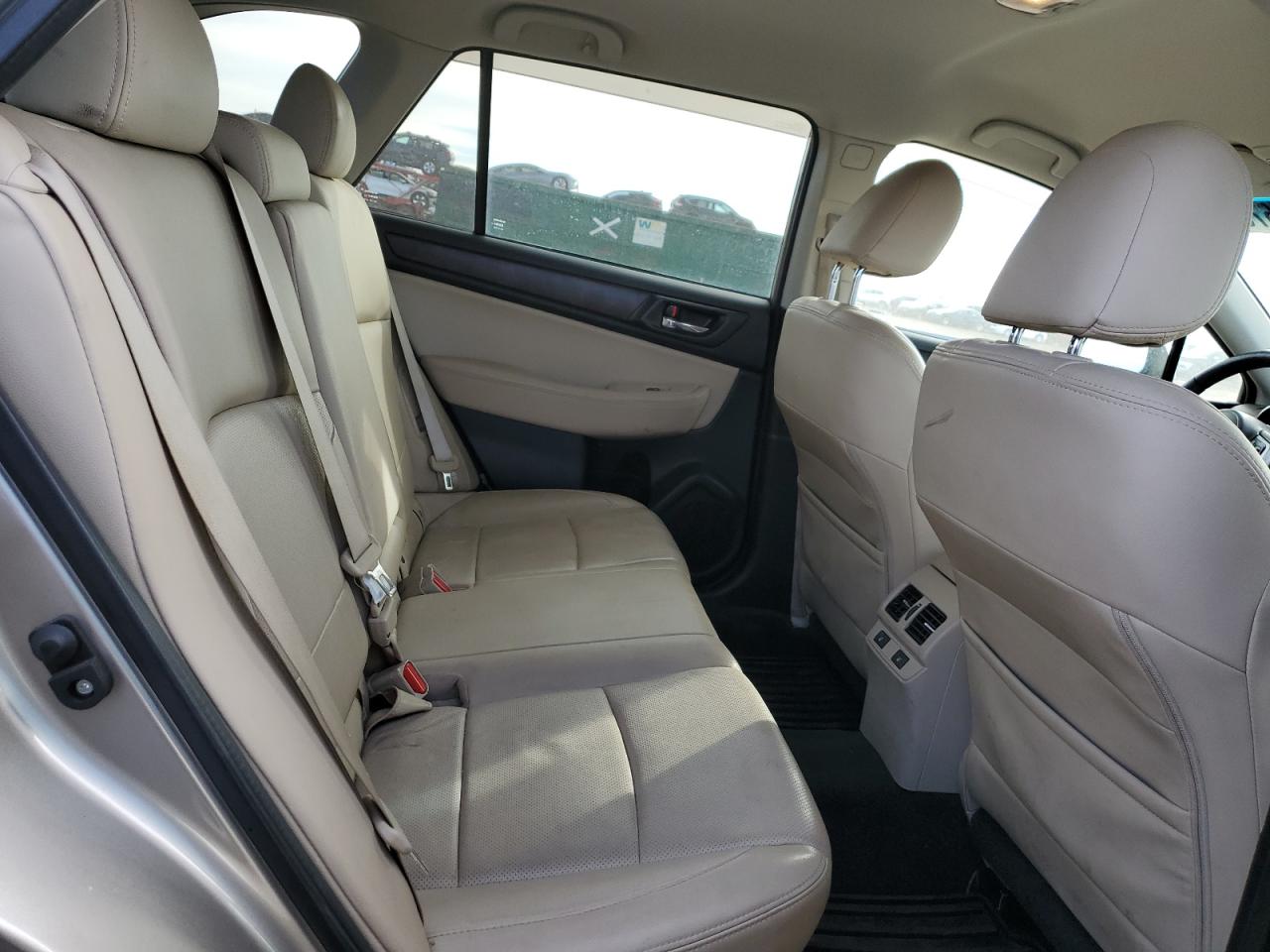 2015 Subaru Outback - Image 10