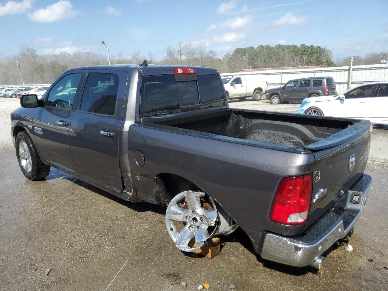 2016 RAM 1500 - Image 2