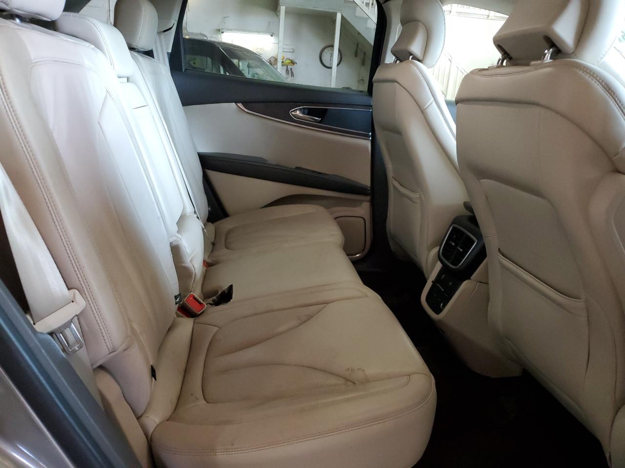 2016 Lincoln MKX - Image 11