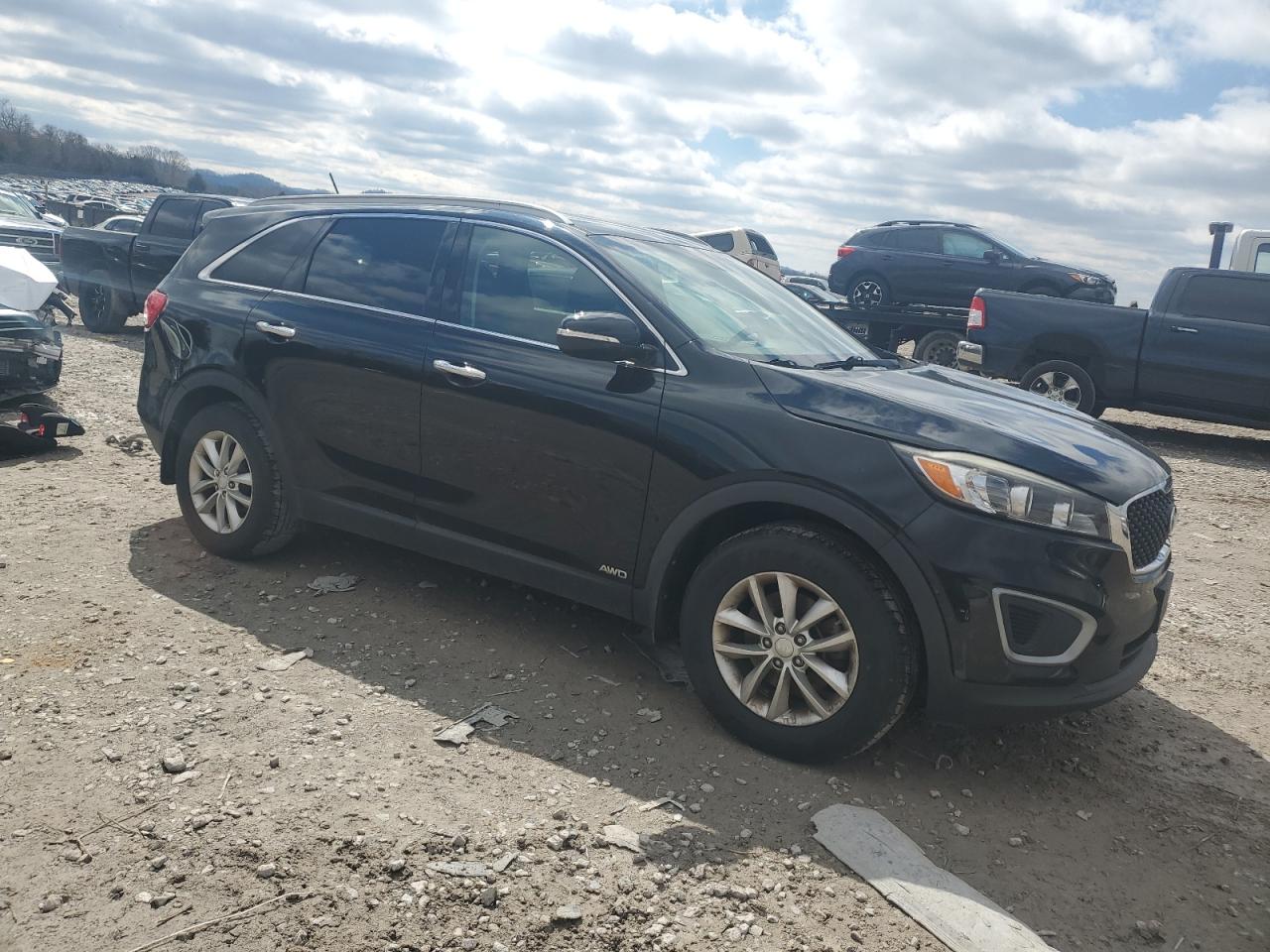 2016 Kia Sorento - Image 4