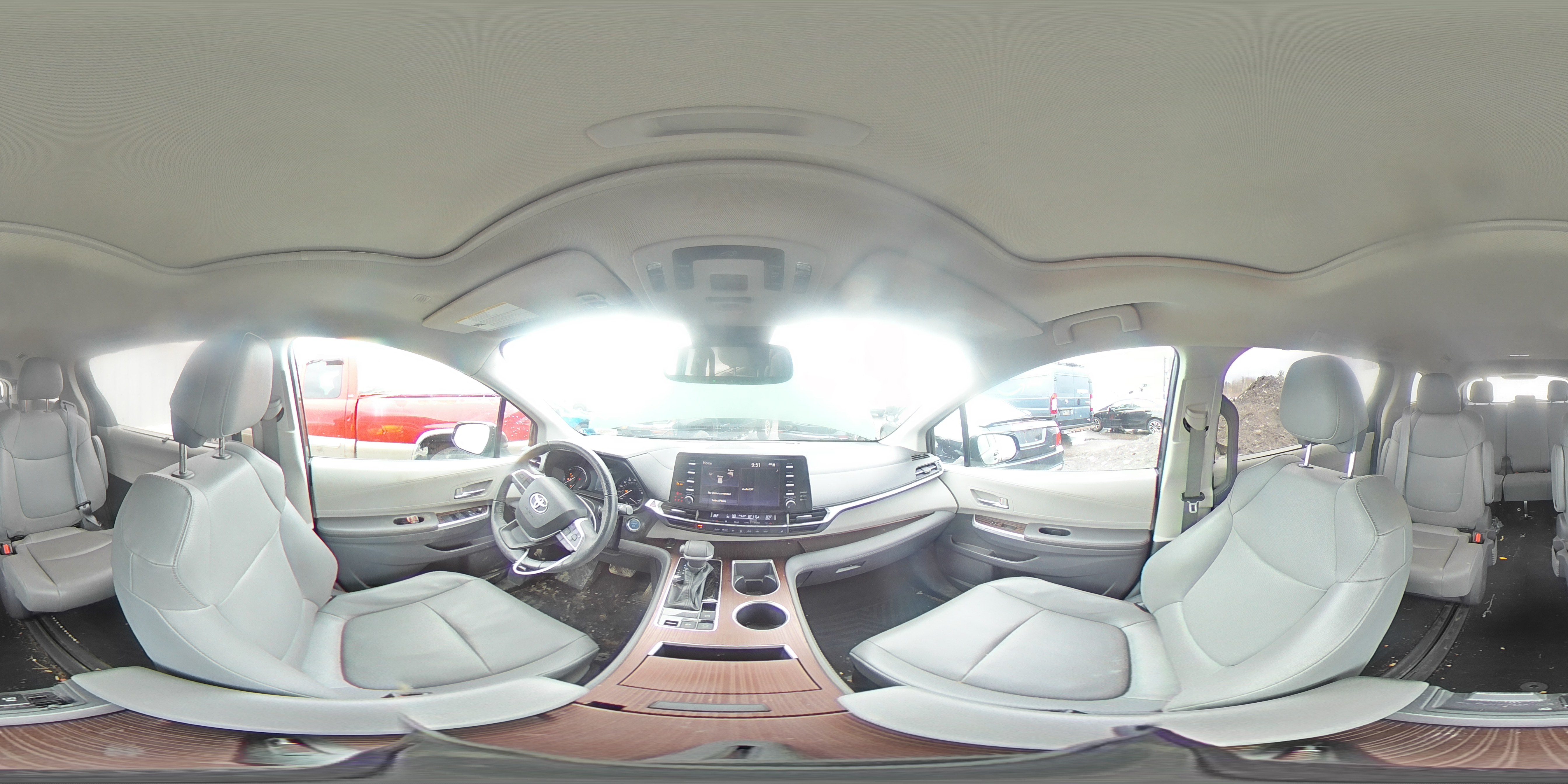 2021 Toyota Sienna - Image 13
